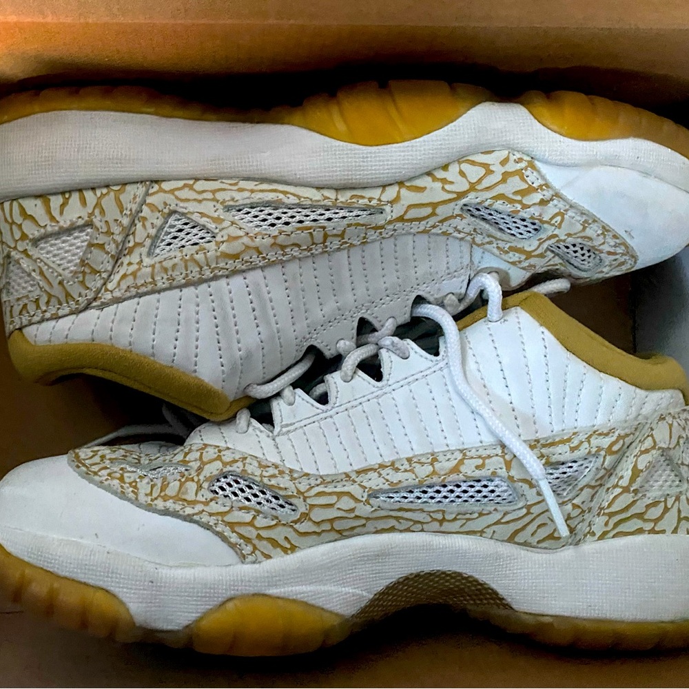 Retro 11 lows